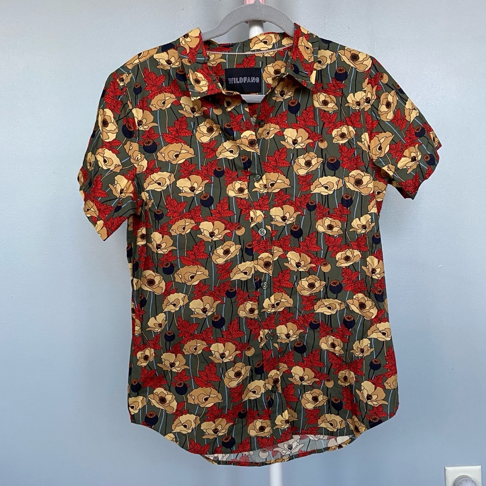 NWT Wildfang The Essential Button Up Short Sleeve Shirt Poppy Olive Medium